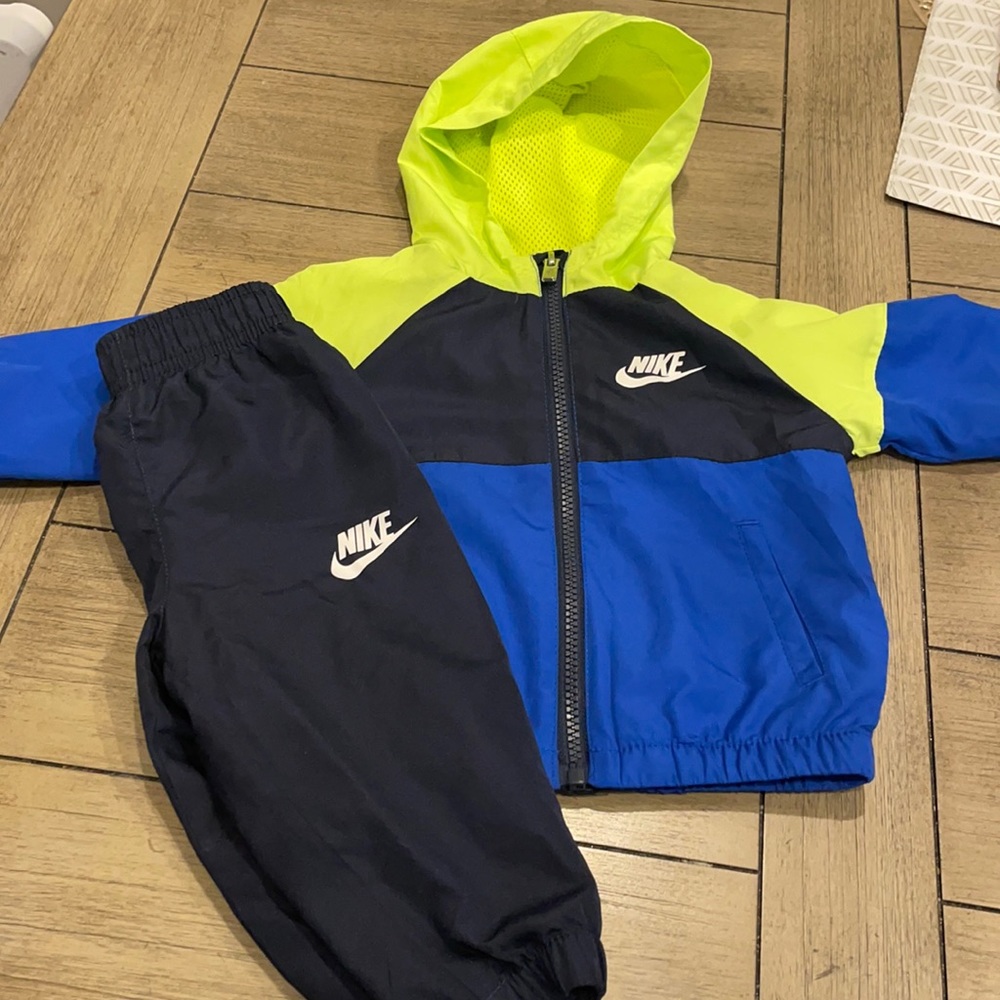 Matching NIKE set